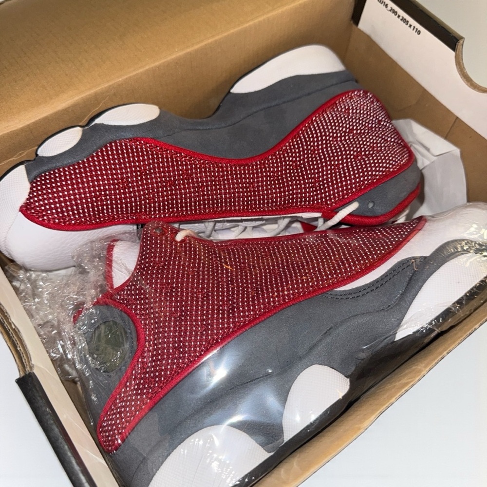 PRICE ⬇️🚨Jordan DEADSTOCK NWB🌟 kids sz 6.0 Red Flint 2021 Release!